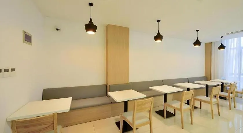 **  Hanting Hotel Shanghai Hongqiao Airport Huqingping High Way China