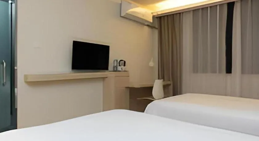 Hanting Hotel Shanghai Hongqiao Airport Huqingping High Way 2*,  China